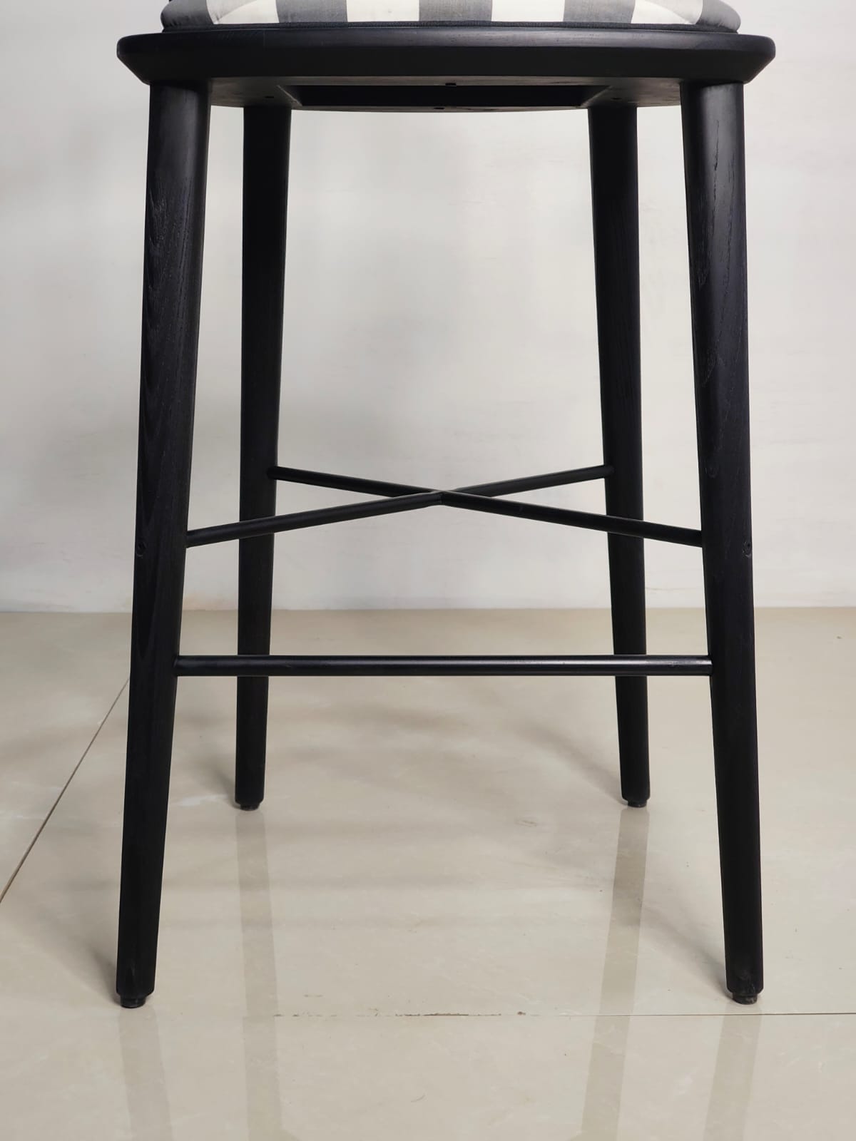 Peru High Chair in Oakwooad