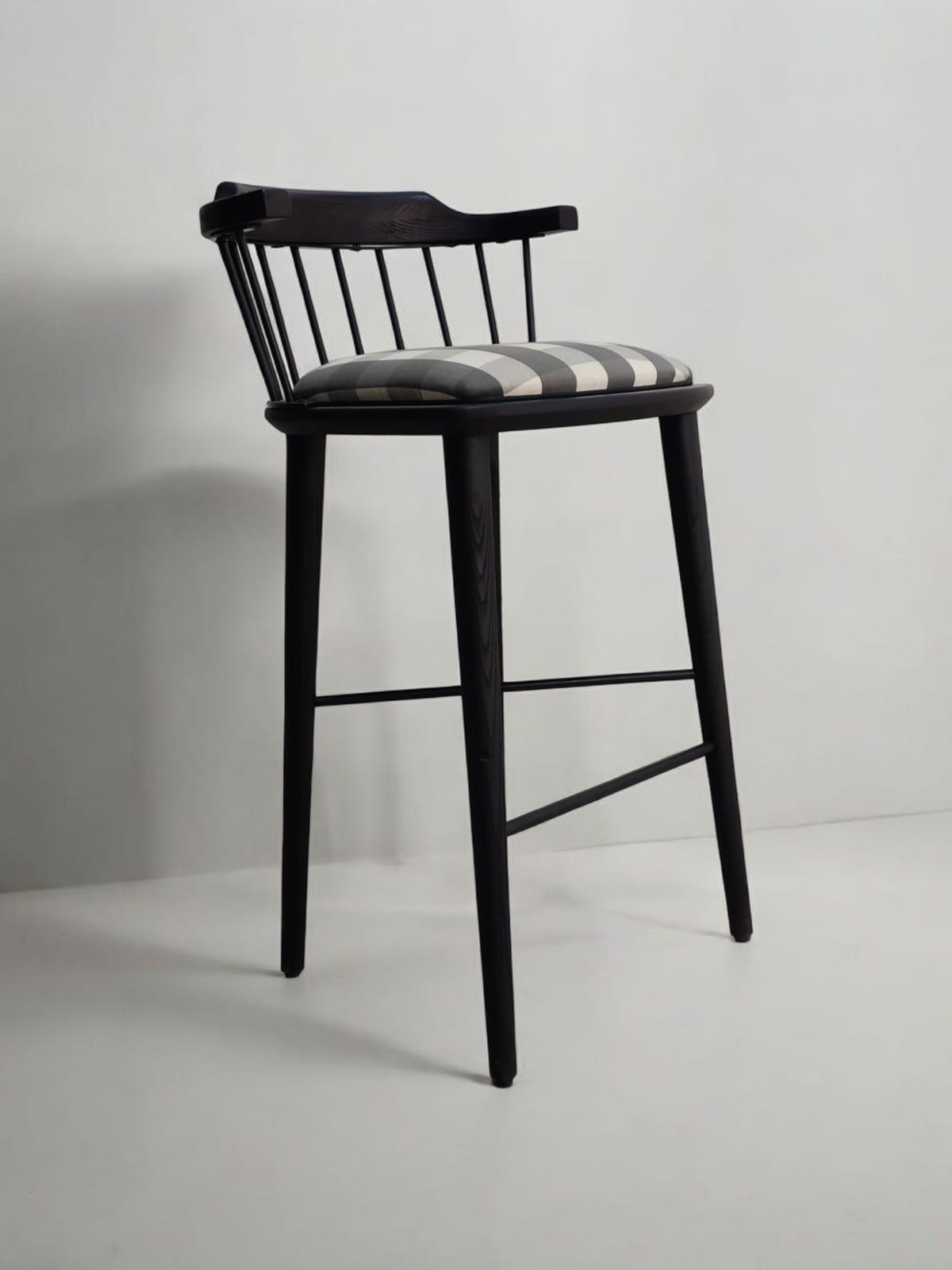 Peru High Chair in Oakwooad
